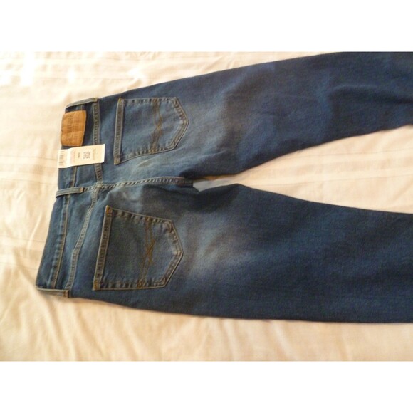 Levi Signature Jeans NWT Womens 28x30 Slim - Picture 7 of 7